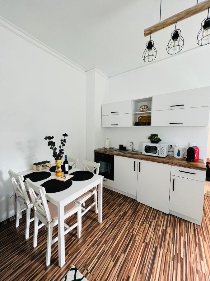 Apartament In Regim Hotelier King Medias Luaran gambar