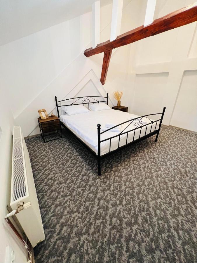 Apartament In Regim Hotelier King Medias Luaran gambar